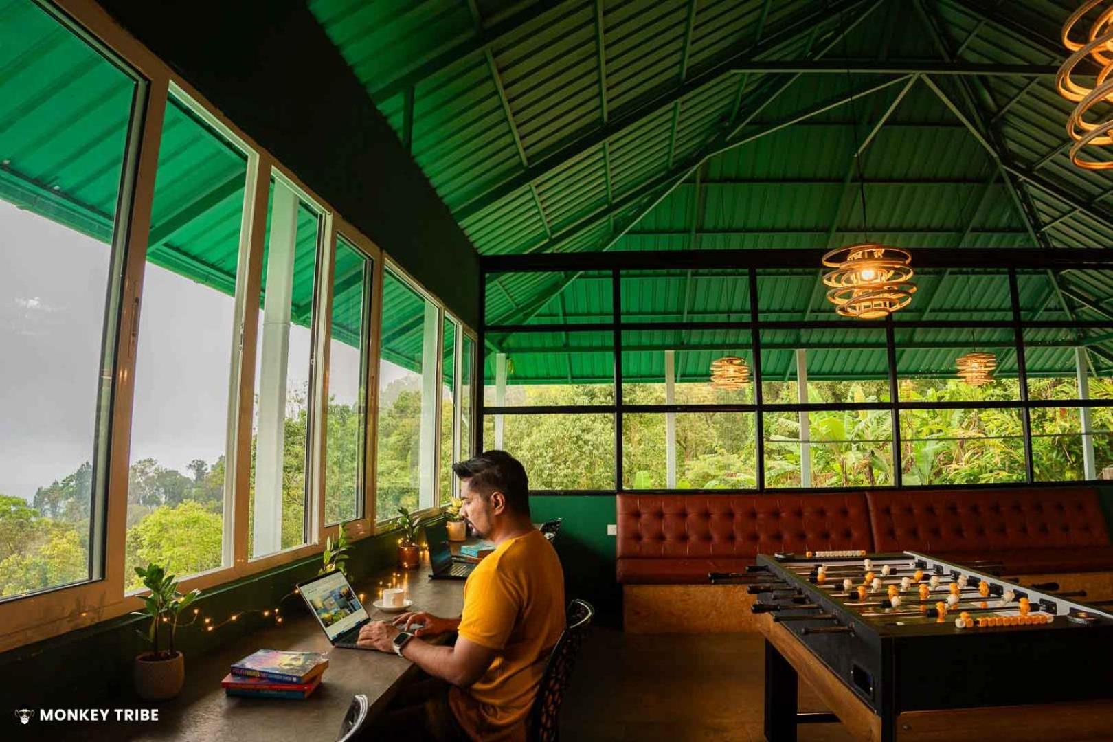 Monkey Tribe Munnar Hostel Bagian luar foto